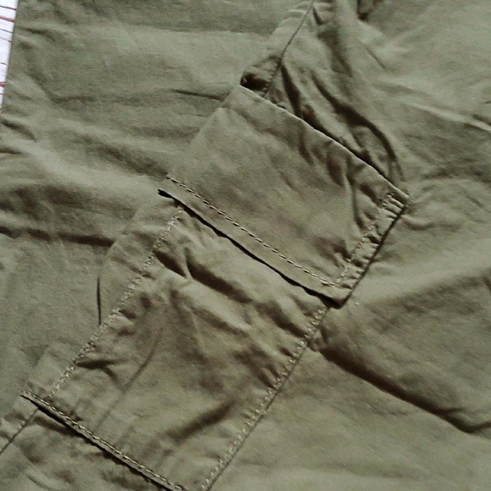 🆕️ GAP Boy's Green Cargo Bottoms with Relaxed Fit - Picture 6 of 8